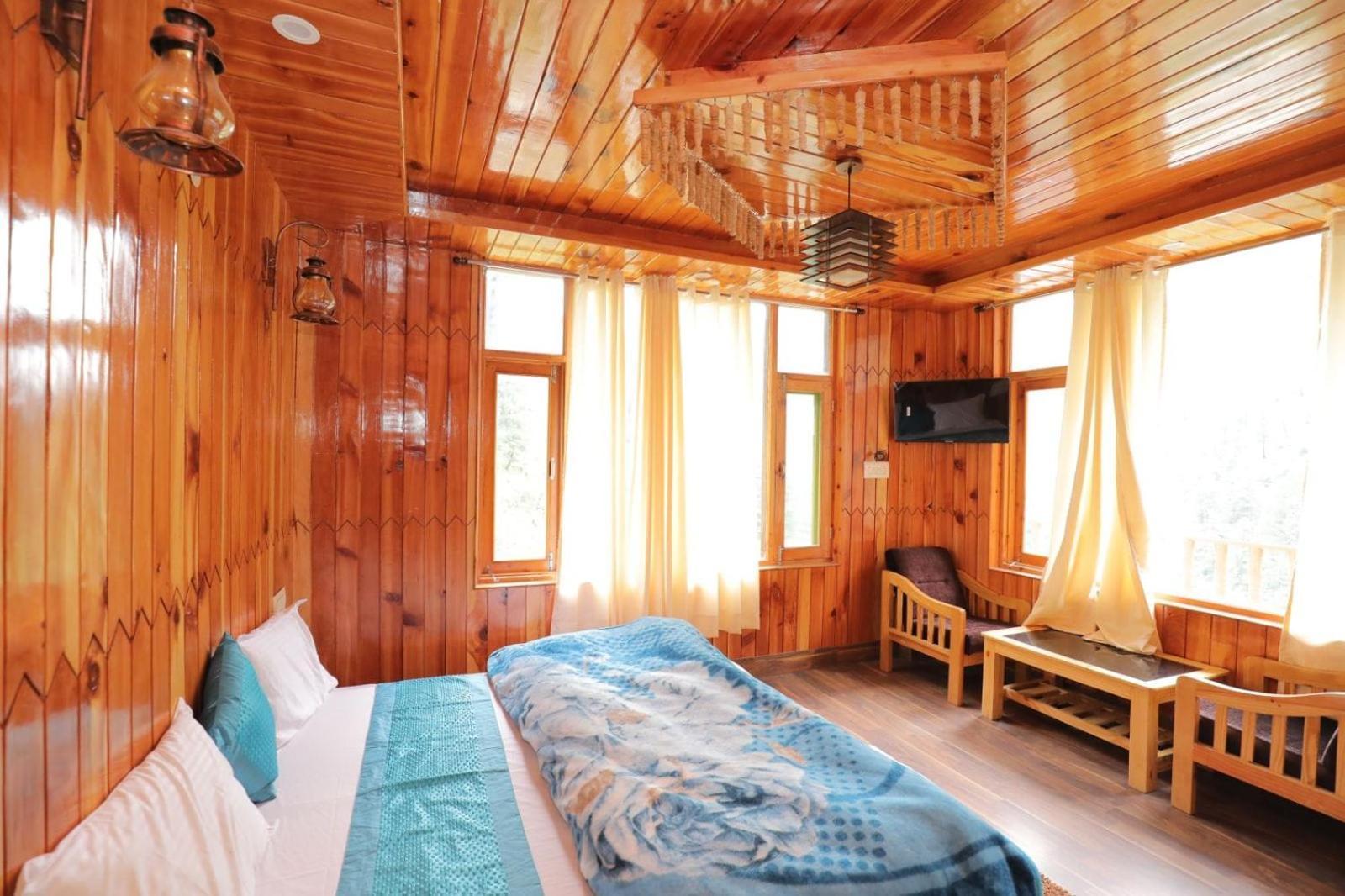 Shangri-La Rooms & Restaurant Касоль Экстерьер фото