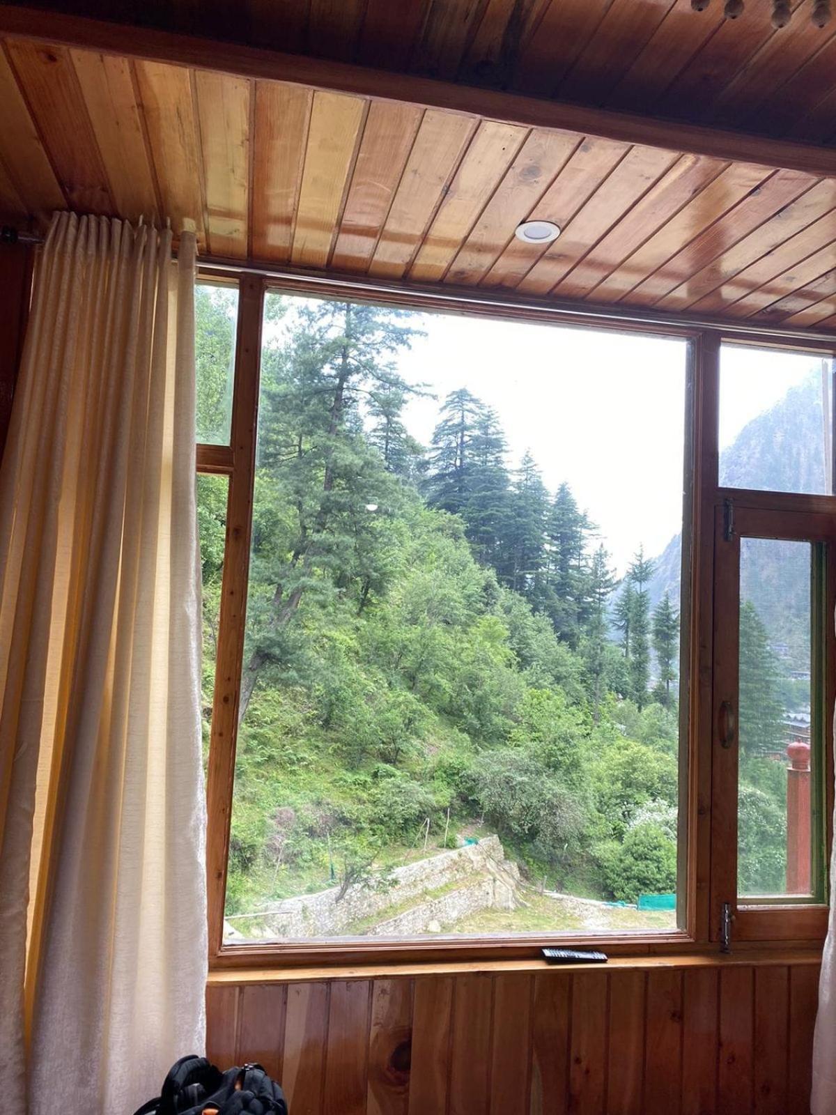 Shangri-La Rooms & Restaurant Касоль Экстерьер фото